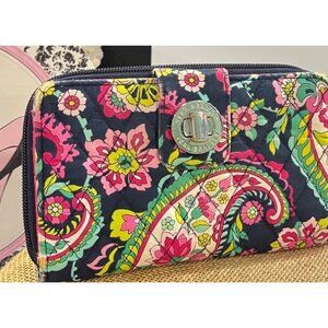 Vera Bradley Turnlock Wallet Paisley Print Quilted Cotton wallet With Zip & Card